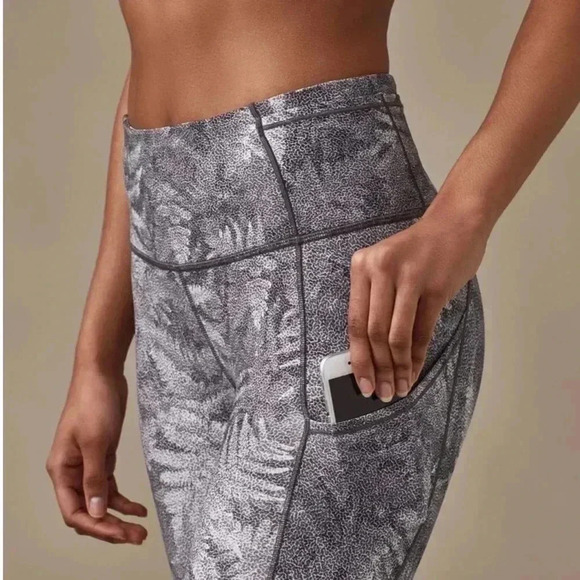 Lululemon Fast & Free 7/8  Tight - Picture 3 of 8